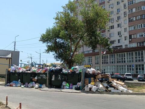 «Больше никаких оправданий»: мэр Новороссийска обрушился с критикой на коммунальщиков из-за массового сбоя с вывозом мусора из города