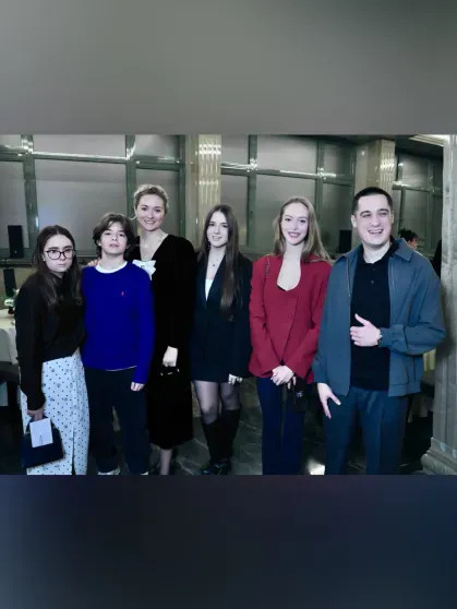 Появились редкие фото Никиты Михалкова с семьёй с премьеры первого спектакля Михаила Ефремова после выхода из колонии Михалкова, Михаил, Михалков, Татьяна, также, детьми, Никита, дочерью, свидетелей, Сергей, Пореченков, колонии, Надеждой, Ефремов, Анной, театре, показ, внуками, семья, присутствует