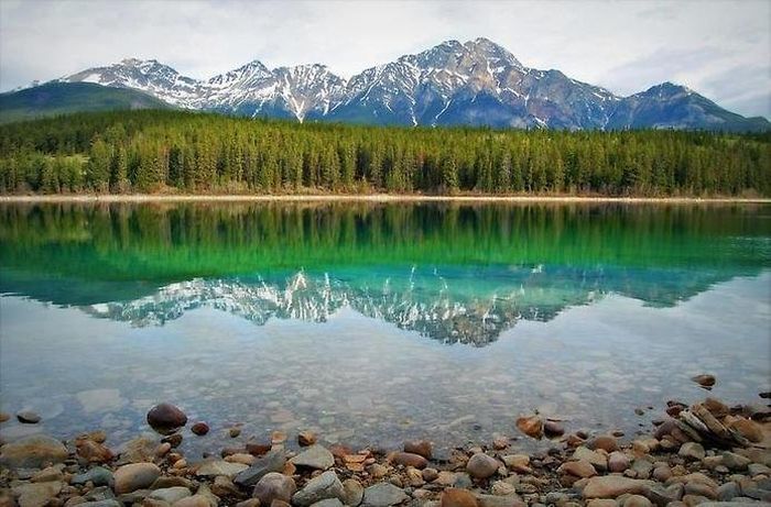 Шикарные отражения в воде (36 фото)