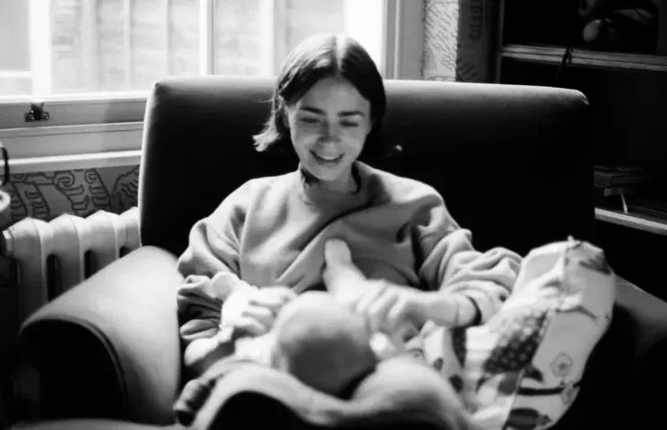 Лили Коллинз отпраздновала день рождения с мужем и дочерью