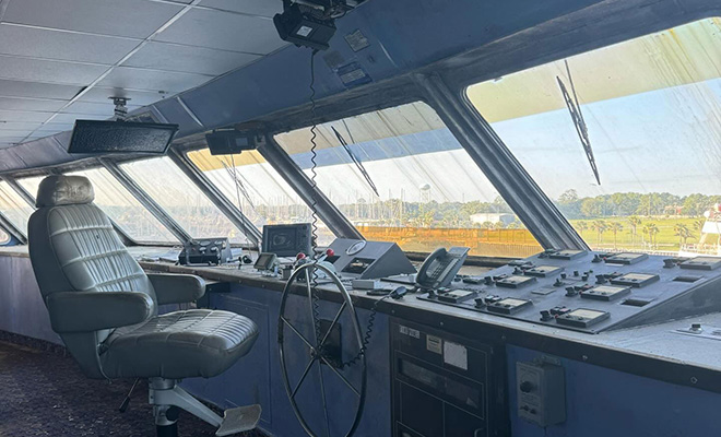 Осмотр брошенного корабля-призрака. Люди ушли так быстро, что оставили все вещи Осмотр брошенного корабля-призрака. Люди ушли так быстро, что оставили все вещи причала, после, Стивенс, борту, лайнер, корабль, заражения, октябре, отчете, впервые, упомянули, источником, частные, стали, обрыва, джакузи, каютах, обслуживают, общие, бассейны