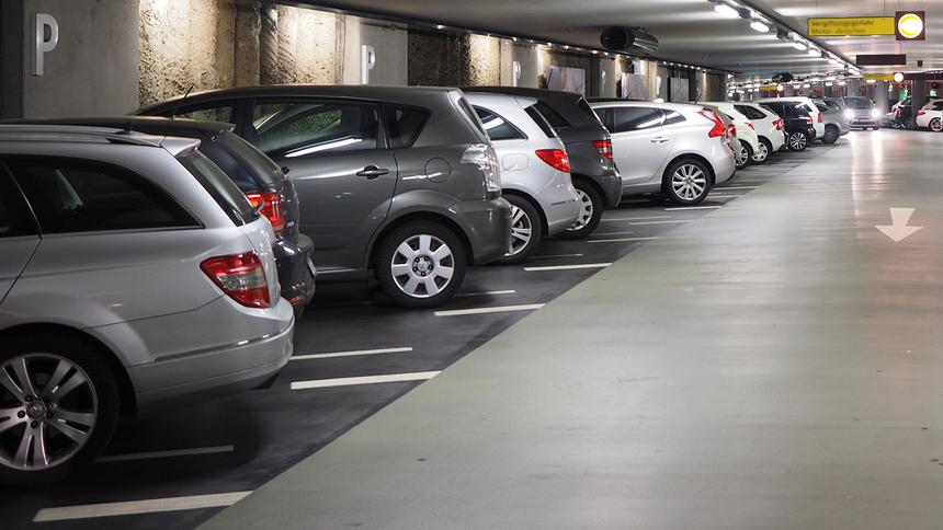 Как все же правильно парковаться: передом или задом авто и мото,водителю на заметку,парковка