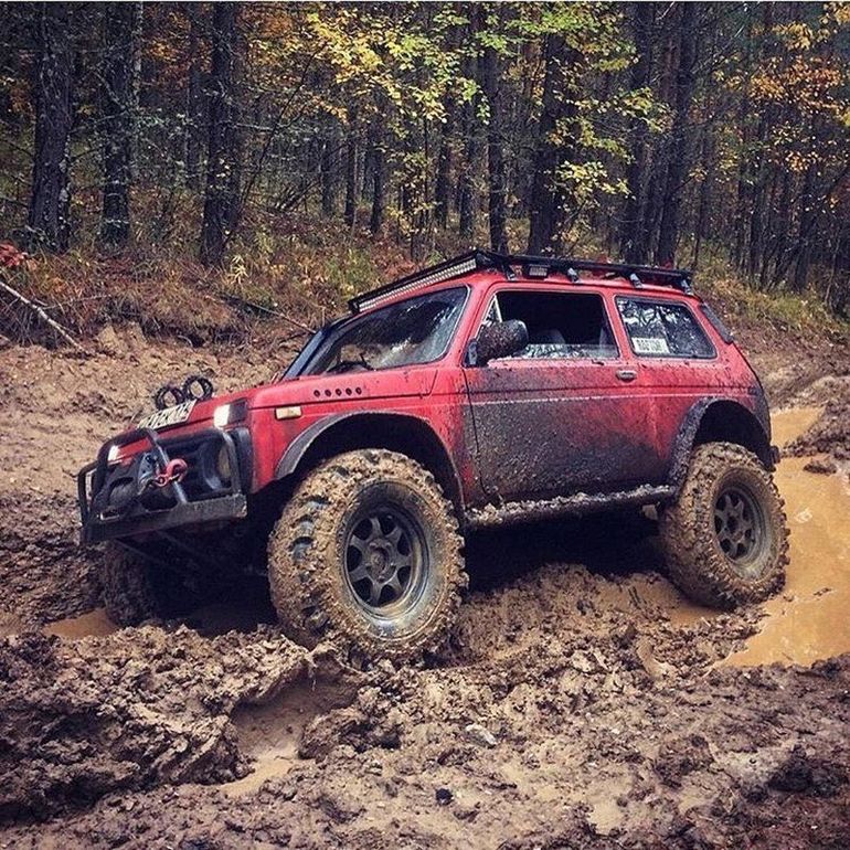 Хороший джип застрянет там, куда не каждый трактор доедет Хороший джип застрянет там, куда не каждый трактор доедет авто и мото,автомобили,автоновости,машины,Россия