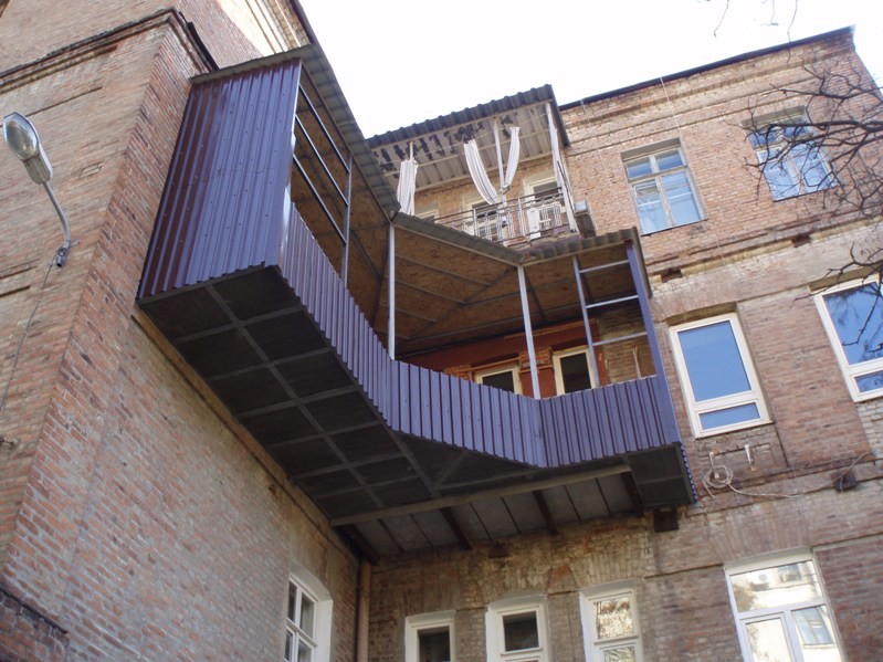 Увеличение жилплощади. Пристройка балкона. Балконные пристройки. Навесные балконы. Пристройка к многоквартирному дому.