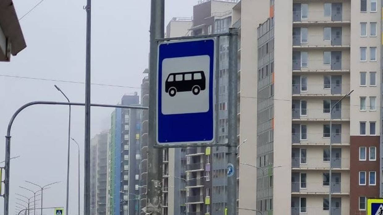 Два человека погибли в результате наезда грузовика на остановку в Рязани