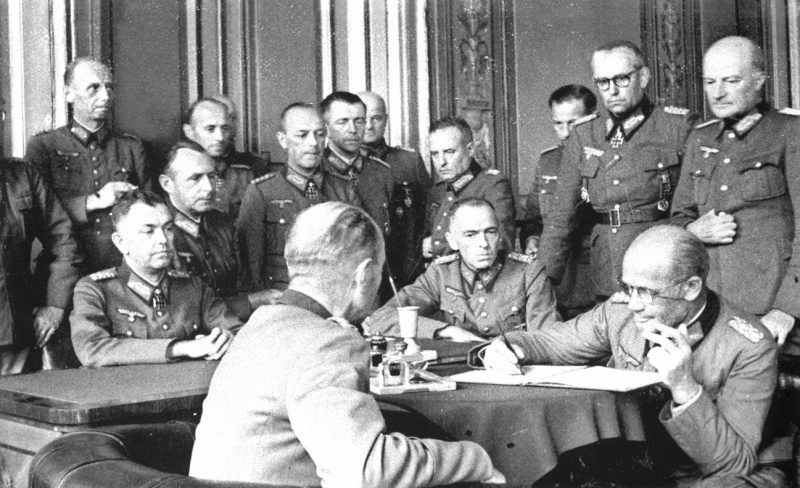 Фотография: Немецкий Власов: как генерал вермахта Вальтер фон Зейдлиц-Курцбах стал фанатом СССР №4 - BigPicture.ru
