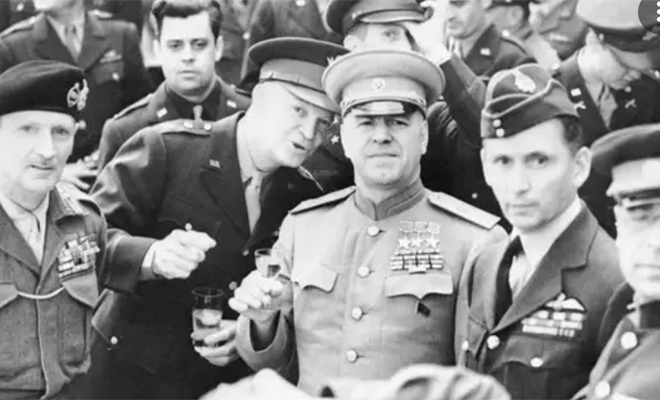 Секретная Кока-Кола для маршала Жукова: напиток создали специально для СССР Секретная Кока-Кола для маршала Жукова: напиток создали специально для СССР Культура