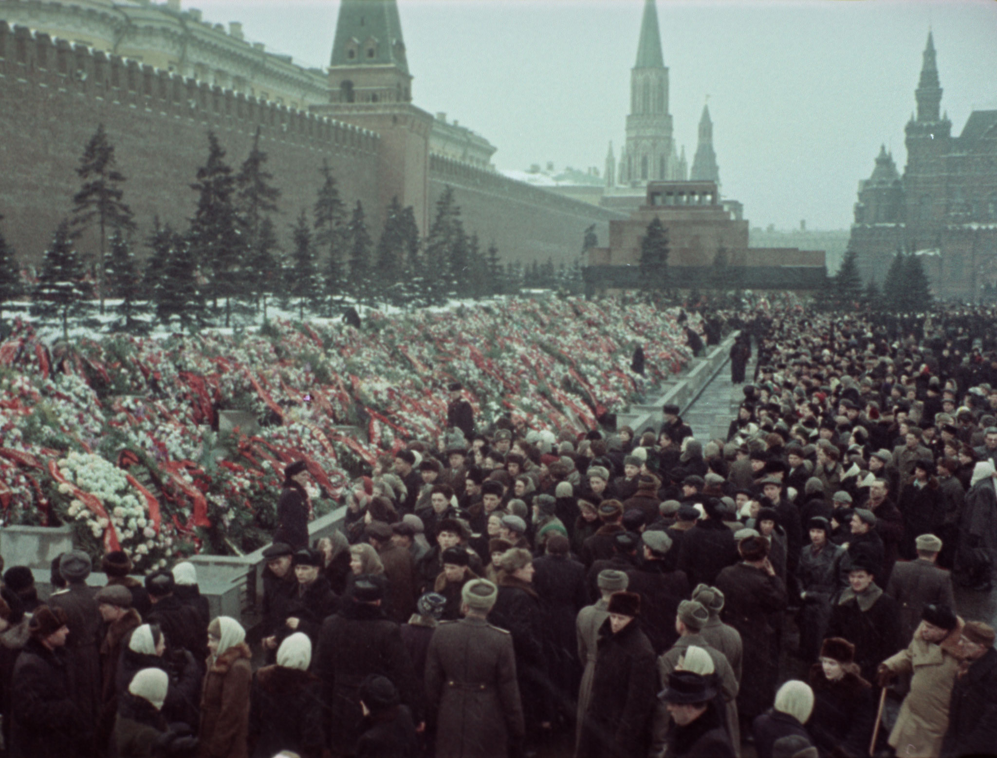 Сколько было на похоронах сталина. Похороны Сталина 1953. Похороны Сталина Лозница. 1953 Москва похороны Сталина. Смерть Сталина 1953.
