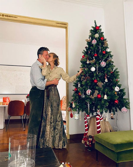 Хватит терпеть: Селена Гомес, Джиджи Хадид, Рози Хантингтон-Уайтли и другие звезды, уже нарядившие елки к Рождеству Хватит терпеть: Селена Гомес, Джиджи Хадид, Рози Хантингтон-Уайтли и другие звезды, уже нарядившие елки к Рождеству Звезды,Новости о звездах