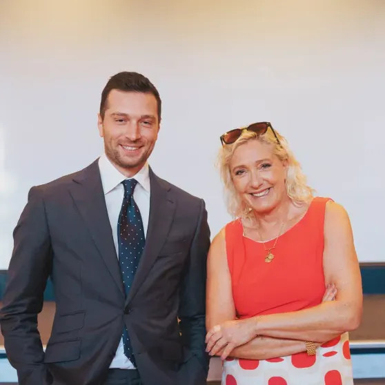 Ультраправый кандидат в президенты Франции Жордан Барделла встречается с 22-летней итальянской принцессой Марией Каролиной Бурбон-Сицилийской Барделла, Каролина, Мария, президента, Франции, ультраправой, партии, Марин, БурбонСицилийская, Италии, роман, Кьяра, вместе, король, Жордан, Национальное, объединение, Парижа, встречается, Филипп