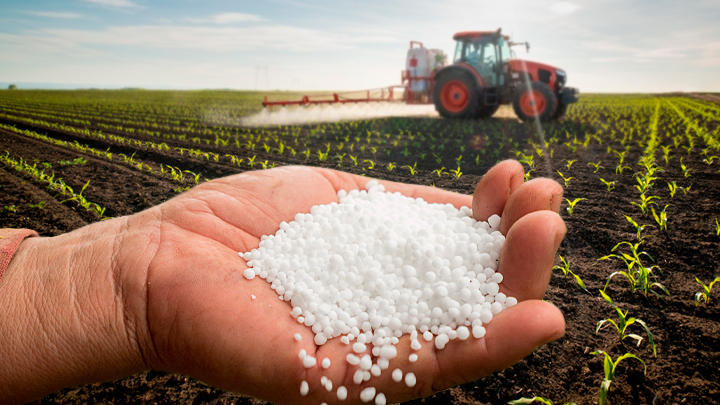 ХИМИЧЕСКОЕ "ОРУЖИЕ" ПРОТИВ ФЕРМЕРОВ: БАЙДЕН УДАРИЛ ПО СВОИМ