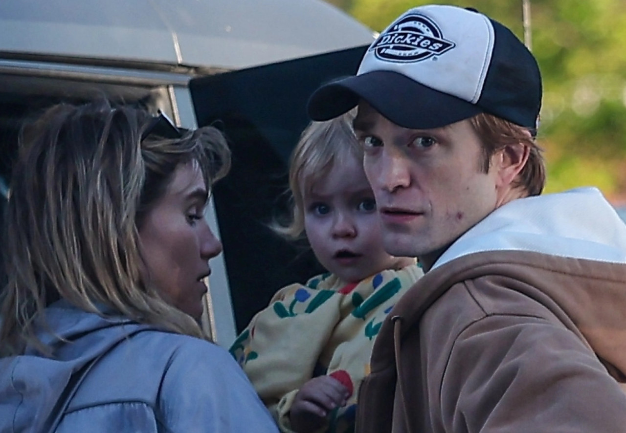 Роберта Паттинсона и Сьюки Уотерхаус засняли с дочерью в Лос-Анджелесе