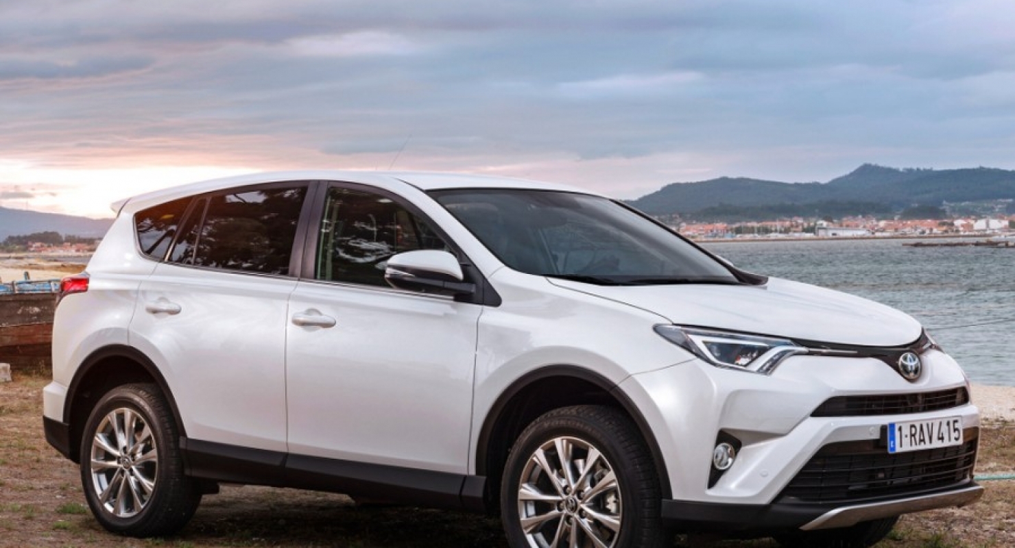 В РФ привезли новые кроссоверы Toyota RAV4 по привлекательной цене