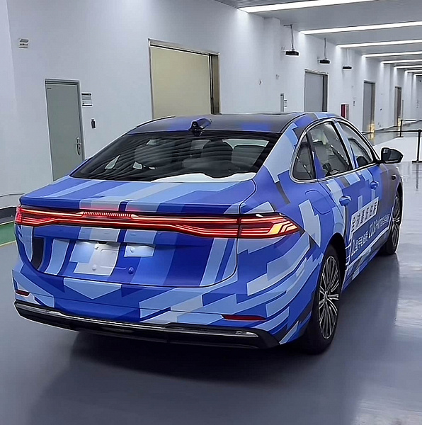  в Китае сфотографировали суперэкономичный Geely Galaxy, способный проезжать более 2000 км на баке бензина