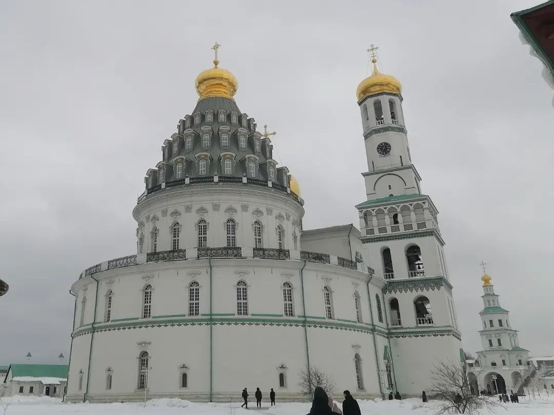 Храм на Большой Академической организует поездку в монастырь на берегу реки Истры