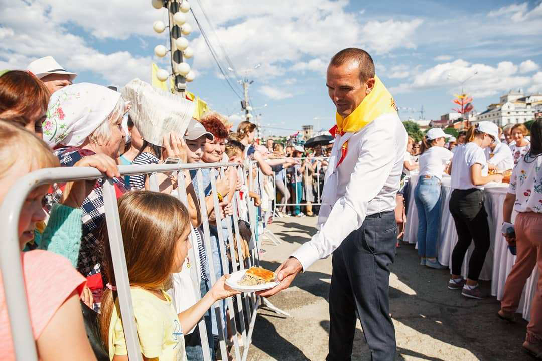 Политический зоопарк: глава Чувашии покормил свой народ через решетку