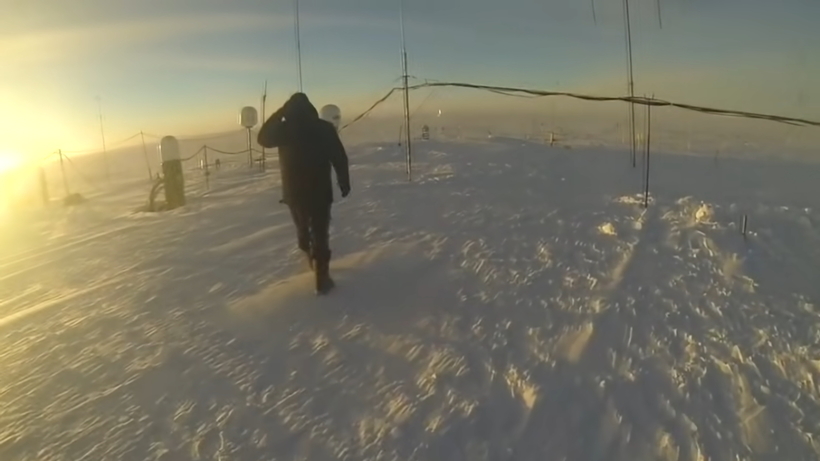 Видео: как русским полярникам удалось выжить 7 месяцев в Антарктиде без генераторов