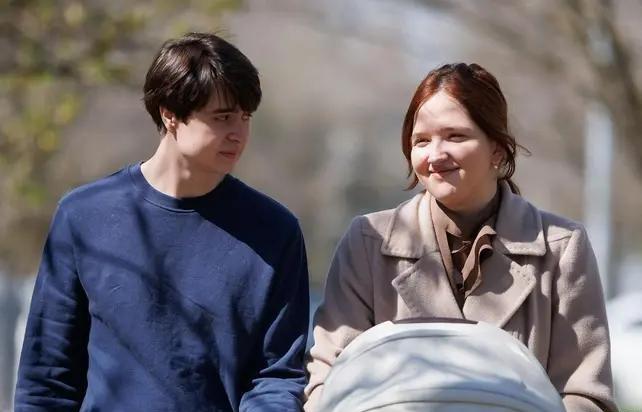 Осталась без работы и жилья, но от парня не ушла: как сейчас живет Татьяна Ушакова из Волгограда шоу «Мама в 16» Прохор, Прохора, ребенка, работу, родителями, узнала, решила, парень, квартиры, квартиру, девушку, беременности, отношения, Прохором, родители, матери, Татьяне, Татьяна, теперь, Волгограде