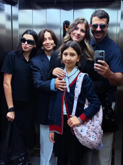 Иван Ургант отметил день рождения жены Натальи Кикнадзе с дочерьми в Японии instagram (инстаграм),социальная сеть,Вечерний Ургант,г,Санкт-Петербург [1414662],Иван Ургант,карина авдеева,Наталья Кикнадзе,Татьяна Геворкян,теймураз куталия,эрик кикнадзе
