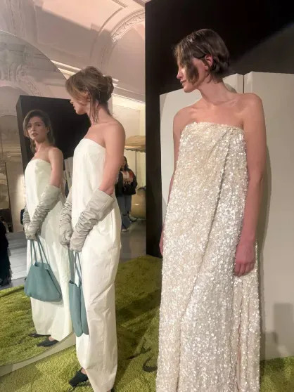 Ольга Слуцкер, Аврора Киба, Евгения Медведева, Карина Нигай посетили презентацию Valentin Yudashkin Галина, Юдашкина, Медведева, Нигай, Ольга, Евгения, Джоли, Оганичева, ЮдашкиныПолина, МедведеваМарина, Накануне, Гайнутдинов, ГребёнкинаИльдар, КибаЕвгения, КибаАврора, СлуцкерАврора, МаринаГалина, Валентина, Анастасия, ЭлиенКарина