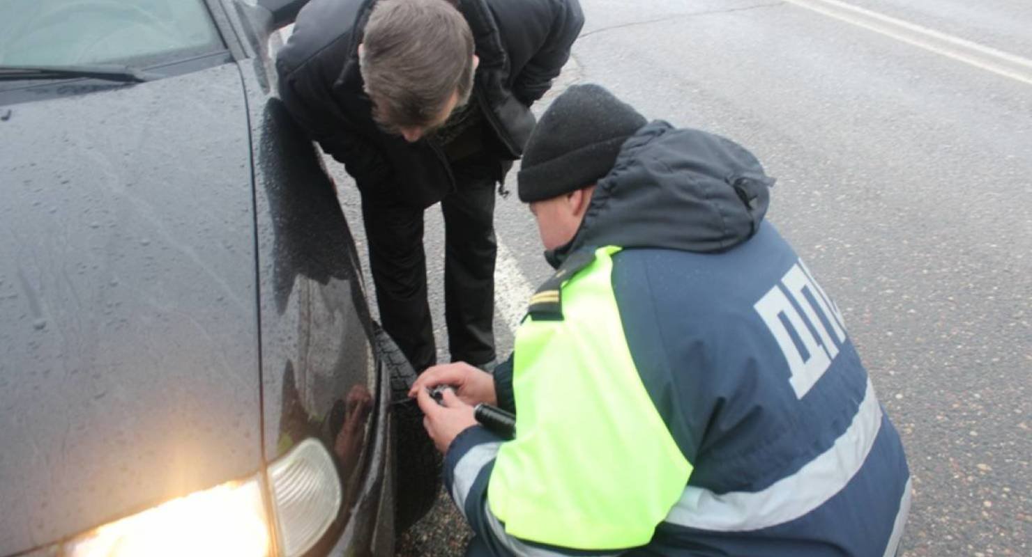 Водители, не сменившие летнюю резину, могут нарваться на штраф