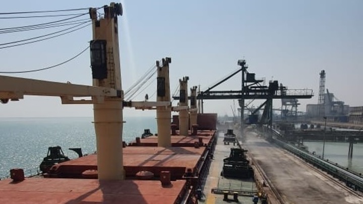 Новая "плавучая бомба": Нашёлся судовладелец, чей груз селитры разнёс пол-Бейрута