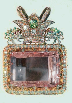 Алмаз Дариянур который украшает корону Королевы Англии