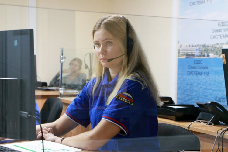 В военном комиссариате Севастополя установят телефон 122