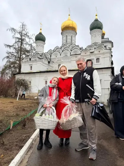 Корзины с цветами и фото из храма: как Виктория и Олег Шеляговы, Яна Рудковская, Татьяна Навка и другие звёзды отметили Пасху Татьяна, Песков, БондарчукФото, Моряк, Регина, дочерью, Жуков, Навка, ДолецкаяЛиза, детьмиРегина, Светланы, krispotupchik, manasirdiana, ЧиповскойФото, дочерьюЗараФото, КовальчукАлекса, сыномФото, Алёны, ЛоракСергей, семьёйЛиза