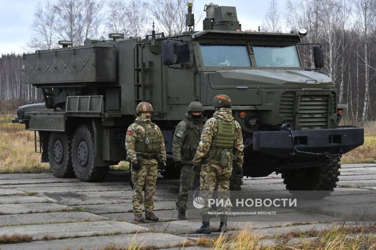 ДОНБАССКИЙ ФРОНТ: ВС РФ ВЕДУТ БОИ ЗА ОХВАТ АВДЕЕВСКОГО УКРЕПРАЙОНА С ФЛАНГОВ
