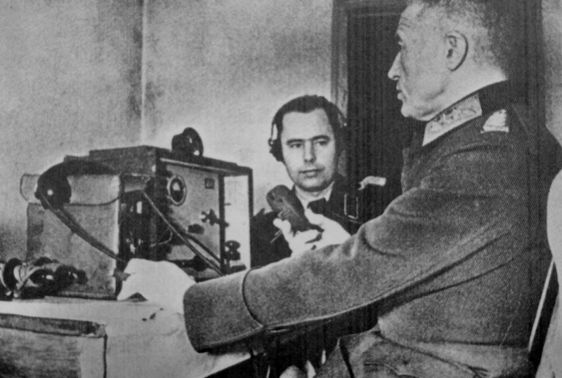 Фотография: Генерал Вальтер Зейдлиц выступает по радио №7 - BigPicture.ru