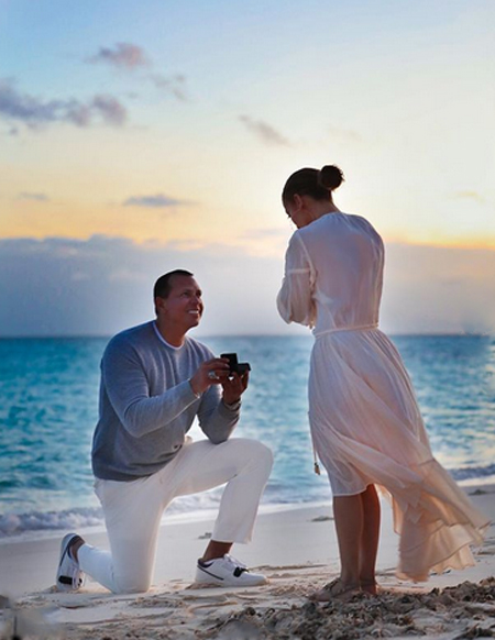 Дженнифер Лопес и Алекс Родригес впервые прокомментировали слухи о расставании Дженнифер Лопес и Алекс Родригес впервые прокомментировали слухи о расставании Звезды,Звездные пары