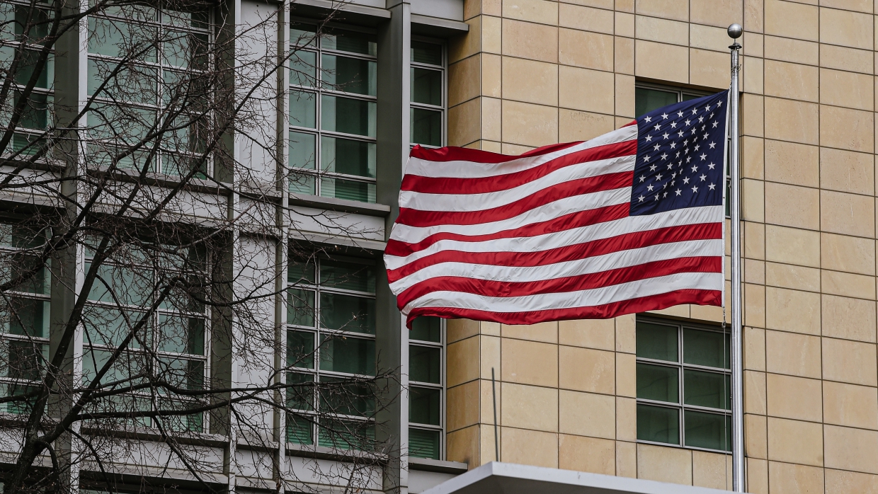 охранник посольства сша в москве