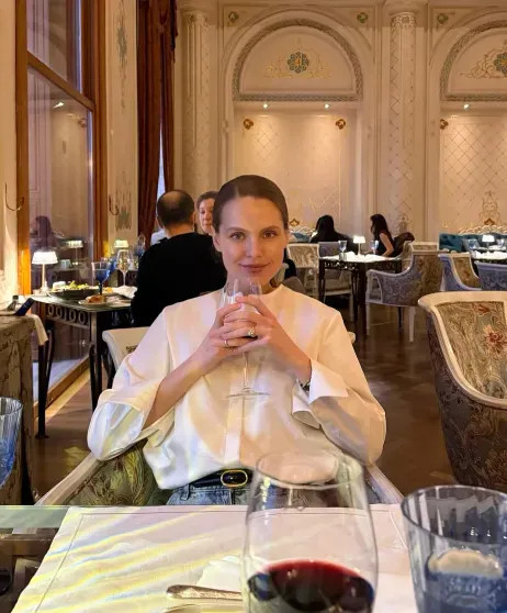 Париж, Стамбул, Афины: куда Виктория Лопырёва, Дарья Клюкина, Юлианна Караулова и другие звёзды улетели из холодной Москвы ИваковаМария, Караулова, которая, вместе, ДергилёваВалерия, КлюкинаДарья, женой, ЛопырёваВиктория, отдыхает, Париже, Ивакова, отправилась, Мария, также, сыном, Александра, несколько, Куртова, мужем, Лопырёва