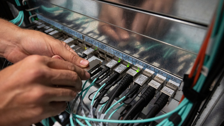 СЕРВЕРА ПОПЛЫЛИ. СБОЙ В ГИБДД УКАЗАЛ НА ОЧЕВИДНЫЕ РИСКИ "ЦИФРЫ"