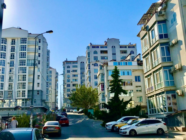 «Соизмеряя свои желания и возможности». Какую квартиру можно купить в Севастополе за 5-7 млн рублей?