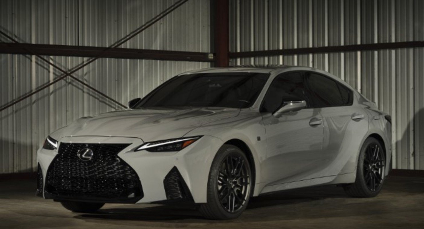 Спортседан Lexus IS 500 F Sport Performance получил ограниченную модификацию Launch Edition