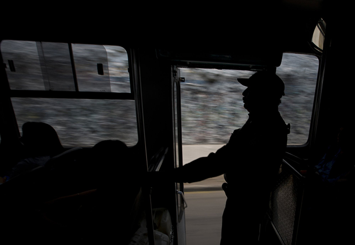 Зачем жители Мехико носят с собой муляжи мобильных телефонов Зачем жители Мехико носят с собой муляжи мобильных телефонов заграница,страны,туризм