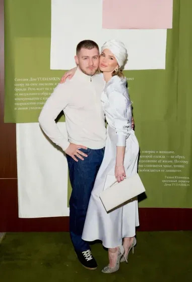 Ольга Слуцкер, Аврора Киба, Евгения Медведева, Карина Нигай посетили презентацию Valentin Yudashkin Галина, Юдашкина, Медведева, Нигай, Ольга, Евгения, Джоли, Оганичева, ЮдашкиныПолина, МедведеваМарина, Накануне, Гайнутдинов, ГребёнкинаИльдар, КибаЕвгения, КибаАврора, СлуцкерАврора, МаринаГалина, Валентина, Анастасия, ЭлиенКарина