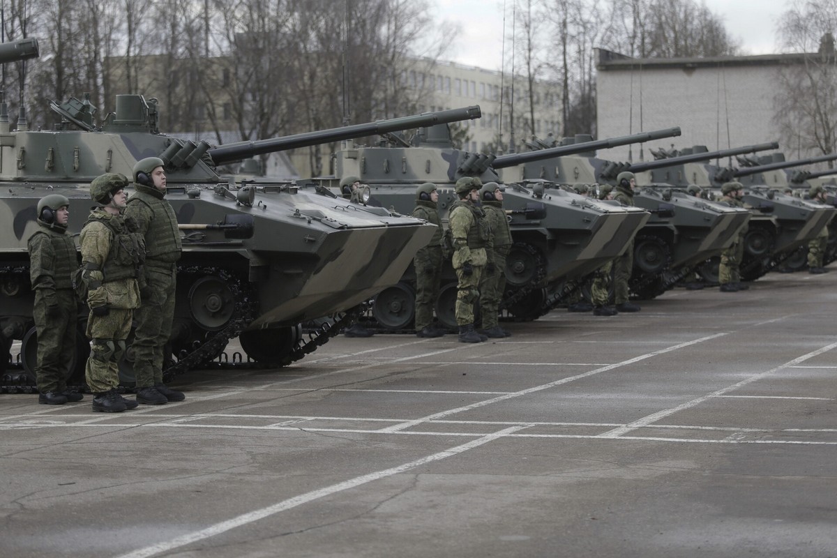 234-й десантно-штурмовой полк Псковской дивизии ВДВ получил батальонный комплект БМД-4М