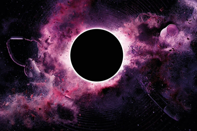 Ученые наблюдали за черной дырой и увидели, как она затягивает внутрь материю