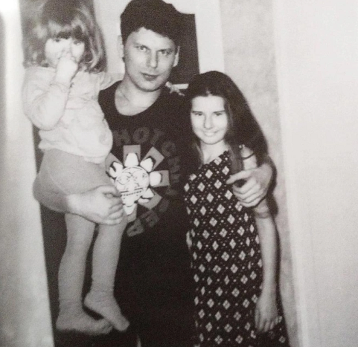 Юрий Хой с дочками./Фото: соцсети