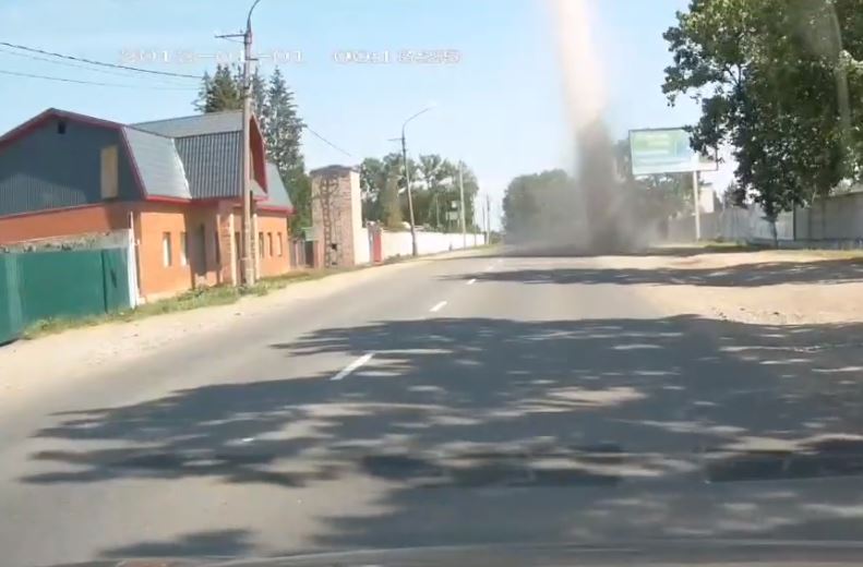 В Ржеве водителей напугало загадочное природное явление