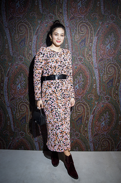 Светские выходные в Москве: Ксения Собчак, Виктория Лопырева, Альбина Джанабаева на показах, Монеточка — в кино Светские выходные в Москве: Ксения Собчак, Виктория Лопырева, Альбина Джанабаева на показах, Монеточка — в кино Светская жизнь