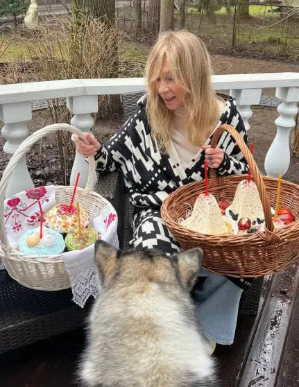 Корзины с цветами и фото из храма: как Виктория и Олег Шеляговы, Яна Рудковская, Татьяна Навка и другие звёзды отметили Пасху Татьяна, Песков, БондарчукФото, Моряк, Регина, дочерью, Жуков, Навка, ДолецкаяЛиза, детьмиРегина, Светланы, krispotupchik, manasirdiana, ЧиповскойФото, дочерьюЗараФото, КовальчукАлекса, сыномФото, Алёны, ЛоракСергей, семьёйЛиза