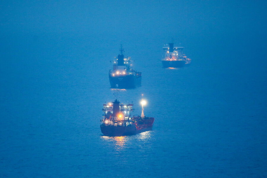 Копенгаген мучительно думает о запрете танкерам возить российскую нефть по Балтийскому морю - приходится учитывать возможный ответ Москвы