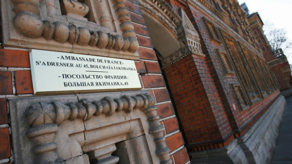 Les Echos: Россия и Франция тайно выслали дипломатов