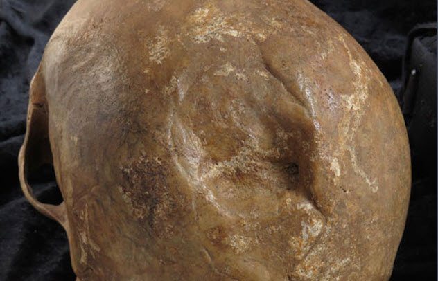 Европейские охотники за головами Принято считать, что римляне были высокоразвитой цивилизацией и не имели склонности собирать дикарские трофеи. Однако, в 1988 году археологи доказали обратное. Неподалеку от Лондона было обнаружено захоронение черепов, датированное временем римской экспансии. Метки на костях указывают, что черепа принадлежали кельтам, на которых охотились римляне.