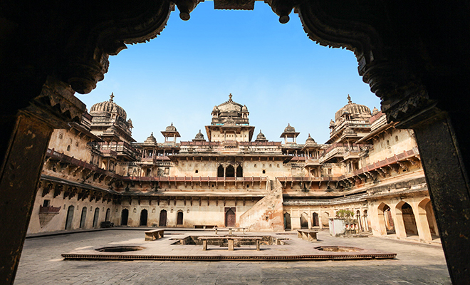 400 лет назад в Индии выстроили огромный замок для одного человека. Он провел в нем всего ночь Культура