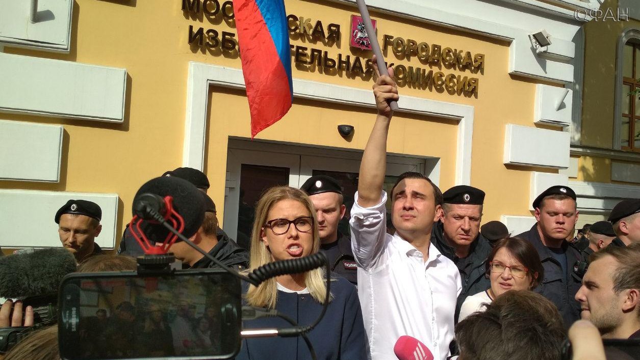 Навальный организовал Центр сбора подписей для финансирования своих протеже в МГД